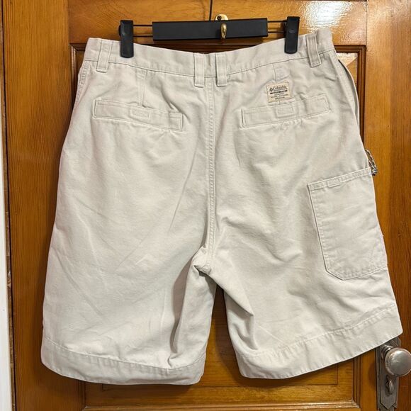 Columbia Light Cream Cargo Utility Shorts Men’s US Waist 34 Inseam 10” - Picture 2 of 7